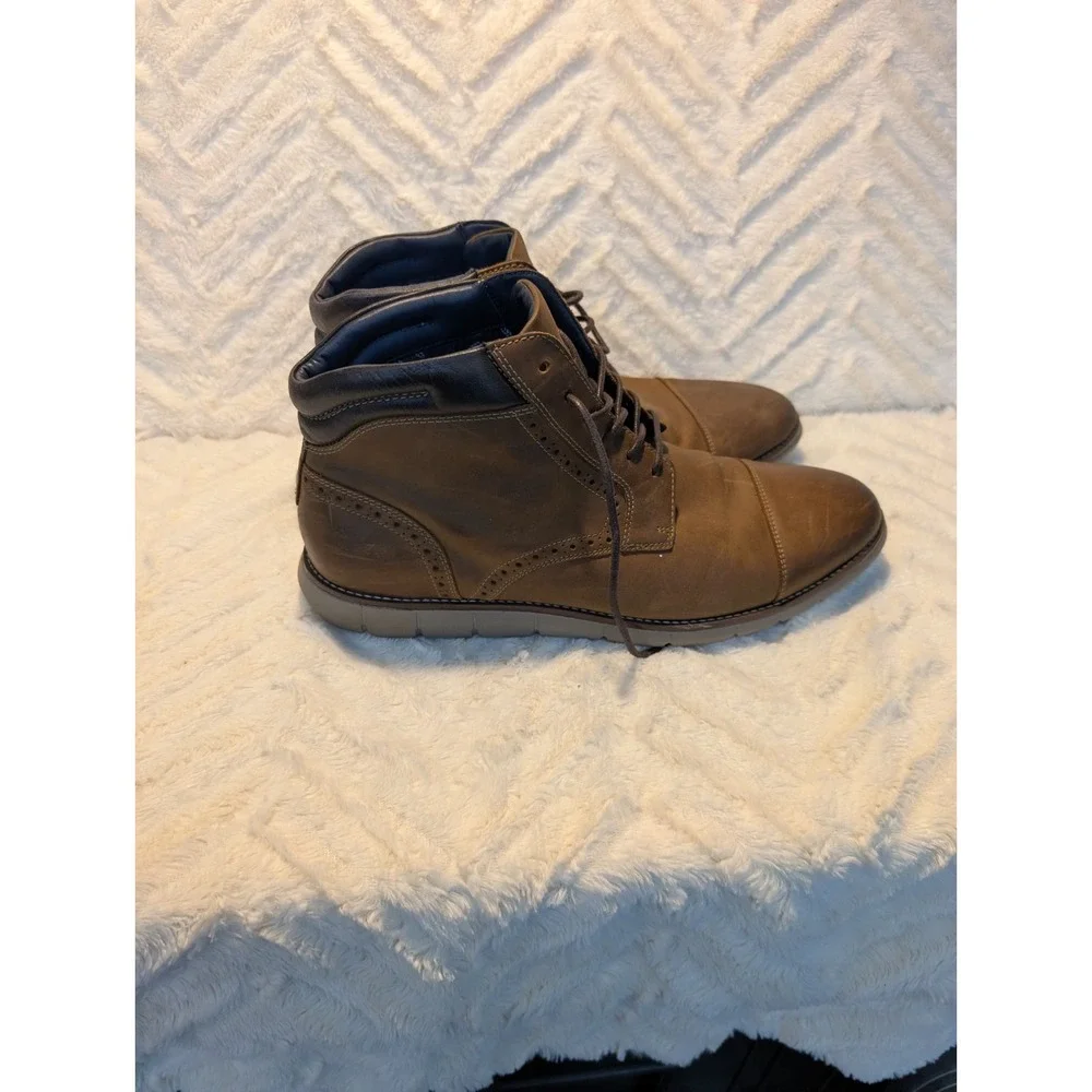 S1‎ Johnston & Murphy calf skin chukka boot athletic sole and memory foam 10.5